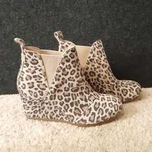 Tom's Leopard print suede wedge women's size 6 shoe